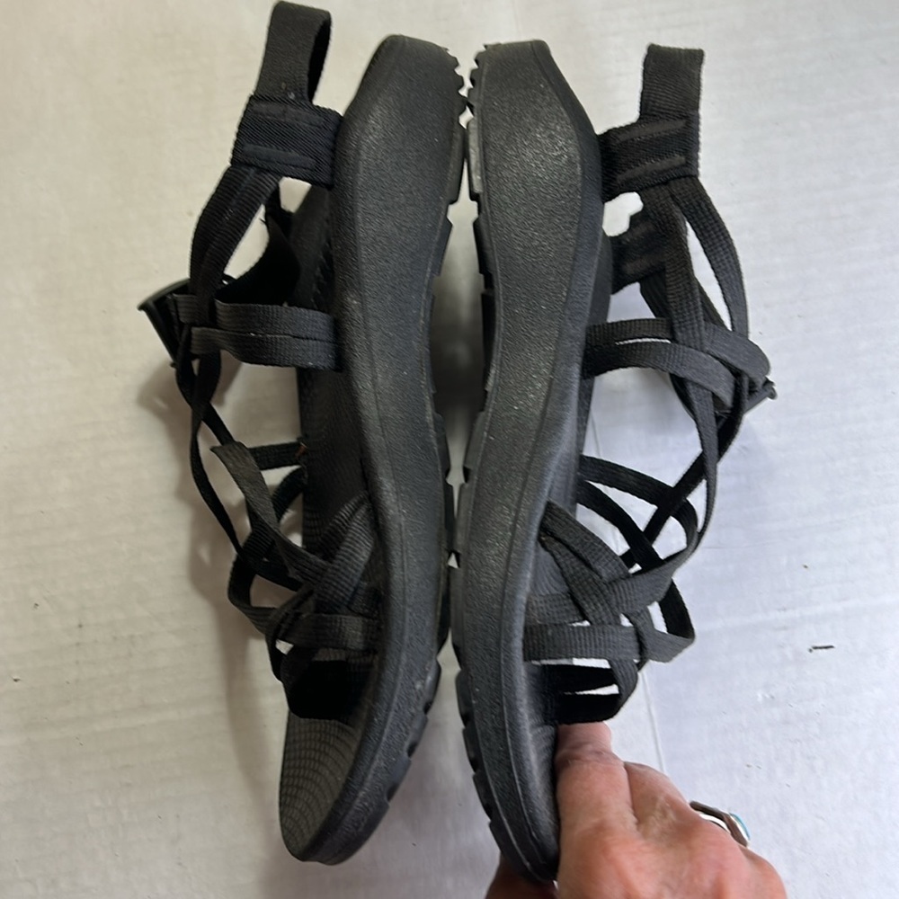 CHACO WOMENS BLACK STRAPPY ADJUSTABLE. STRAPS OUTDOOR  SPORTS SANDAL SZ W10